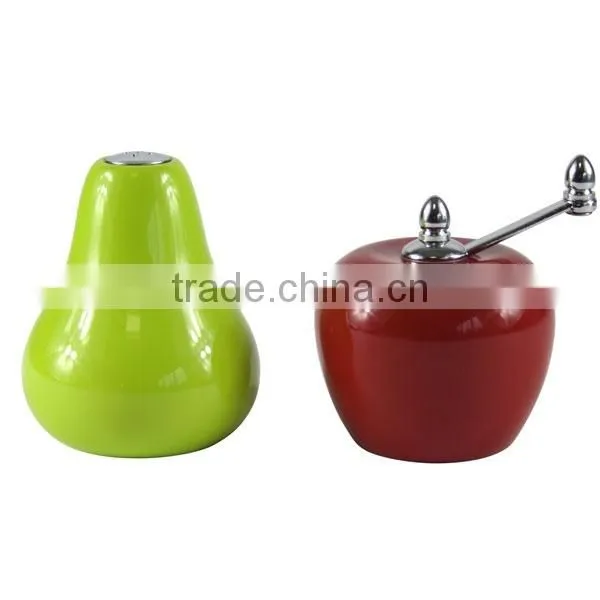2016 New Style Pear and Apple Shape Wooden Salt and Pepper Mill Set