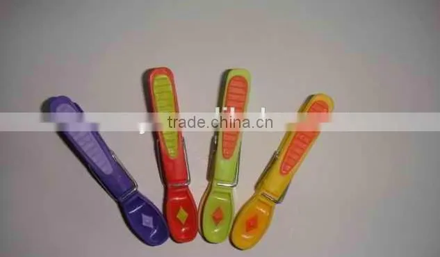 plastic colourful clothes hangers Plastic clothespin/clothes peg/clothes clip