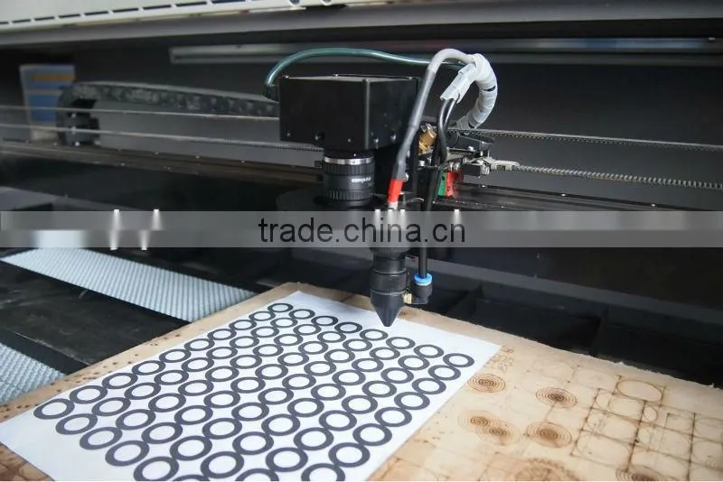 nonwoven viscose and polyester cloth laser cutting machine/garment laser cutter JQ1610