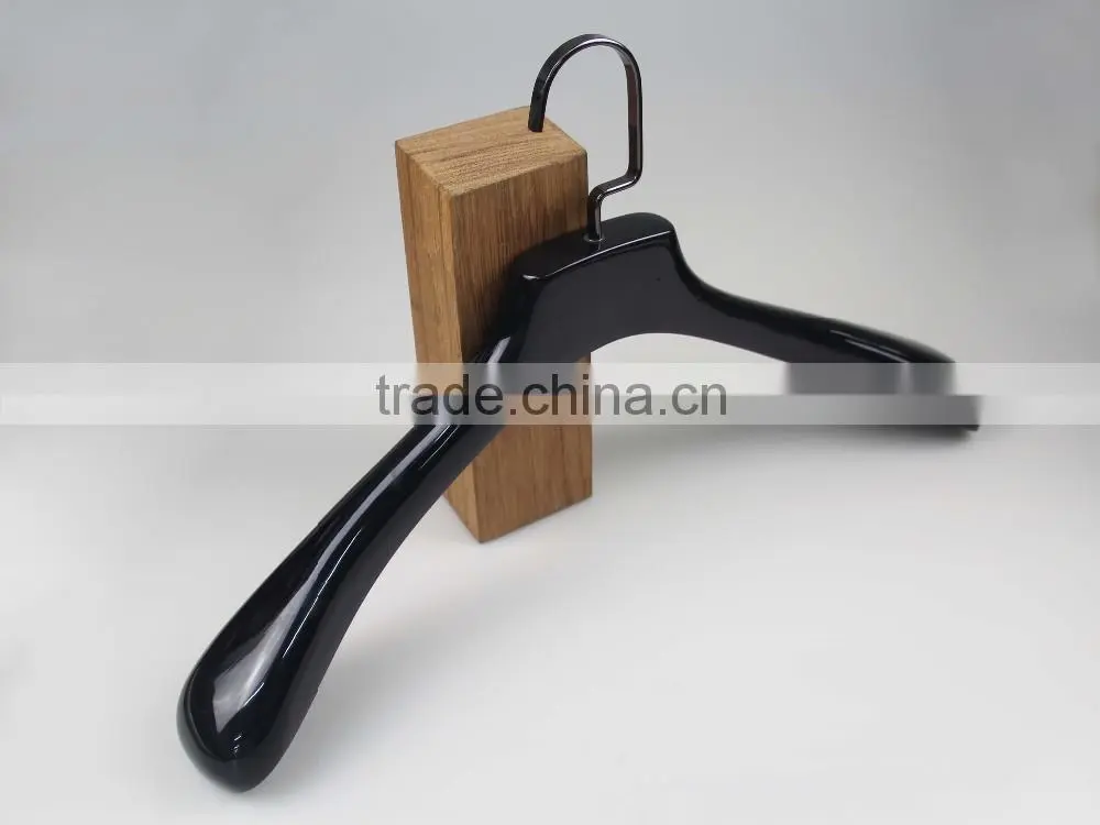 IMY-539 black shiny wooden hangers coat rack