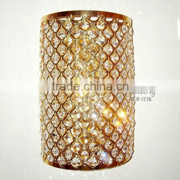 Traditional barrel-shaped crystal wall light