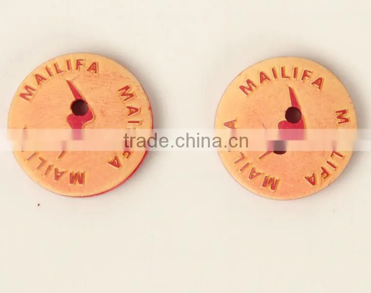 Fancy High Quality 2 Holes Red Painted Wooden Buttons with Figure Engraved On