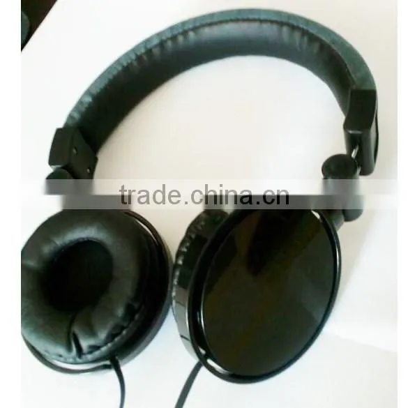 Foldable cute headphone and headphone components and packing