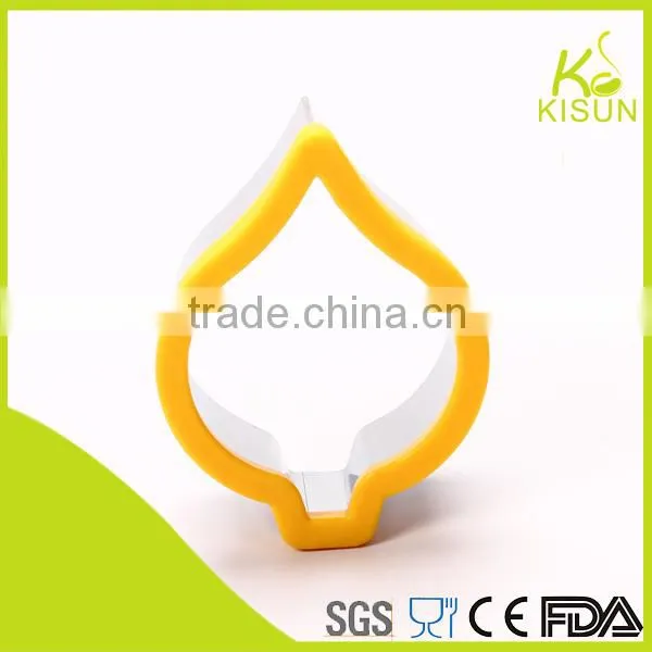 A leaf shape cake model plastic cookie cutter