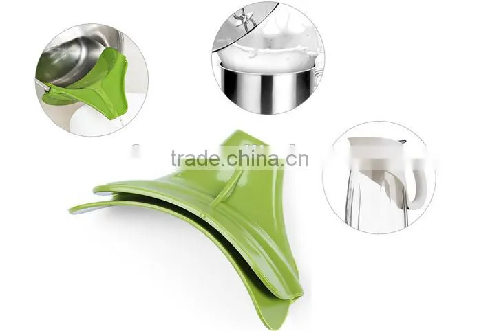 Creative Silicone Soup Funnel Water Deflector Cooking Tool Kitchen Gadget / Silicone Soup Funnel kitchen tool
