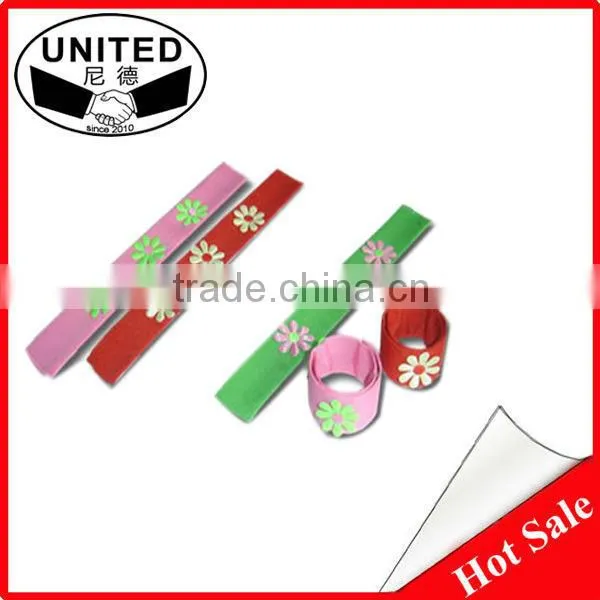 2015 Eco-friendly custom reflective slap bracelets, pvc slap bangles