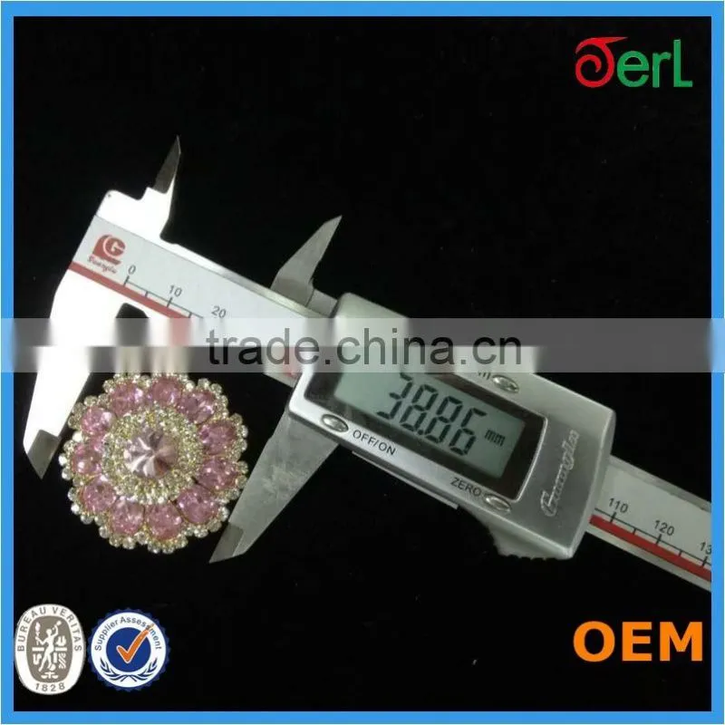 Wholesale Fashion elegant diamond flower shape bulk metal brooch