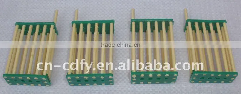 Bamboo And Plastic Bee Queen Cage
