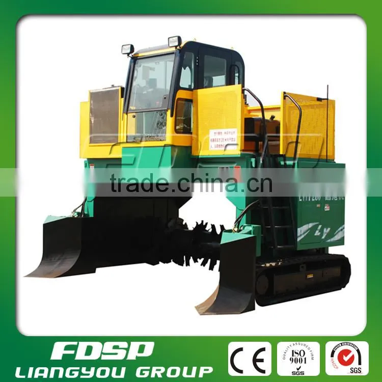 Self propelled compost turning machine compost turner for manure pile