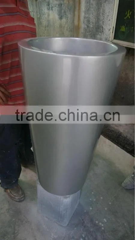 Modern garden vases