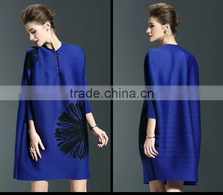 Creative design ladies big size batwing sleeve pleated dress with buttons
