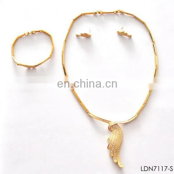 Gold plated enchanting party flower crystal jewelry set