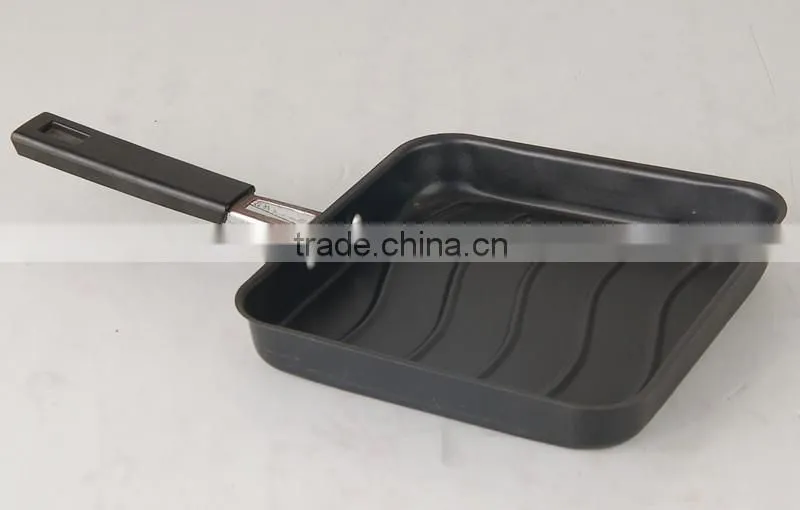 Non-stick carbon steel bakeware with bakelite handle