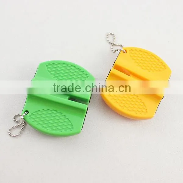 Mini sharpener for knife and scissors