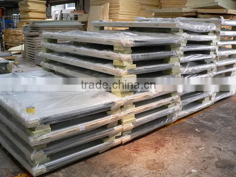 Painted galvanized steel cold room door with heater