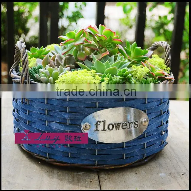round wood chip blue flower basket