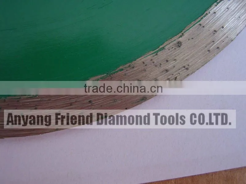 Diamond saw blade for wet cutting
