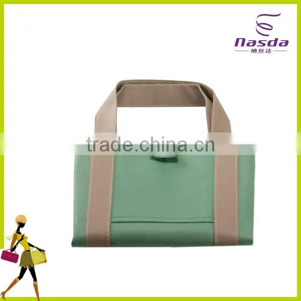 Foldable tote bag with snap closure
