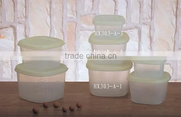 Plastic crisper