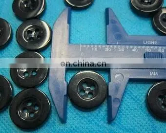 4 Holes Round Resin Sewing Buttons 25MM-2.3CM KnopfHome Decoration 4 HOLES PANTS DECORATION WHOLESALES