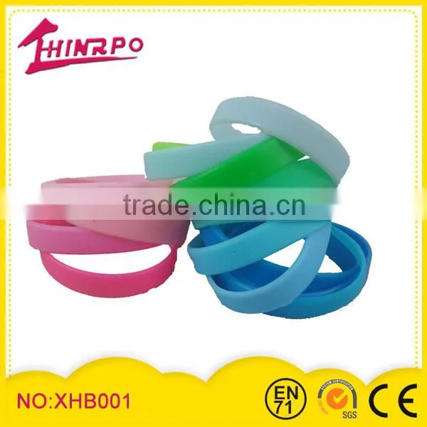 China Manufacture Custom silicone bands cheap wristband