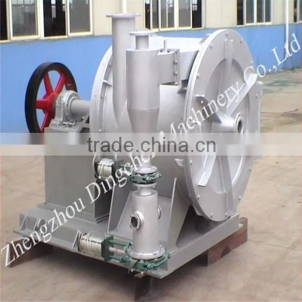 Defibrator of pulping equipment for paper making machine