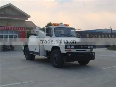 Dongfeng Road towing truck heavy wrecker with hydraulic crane on hot sale