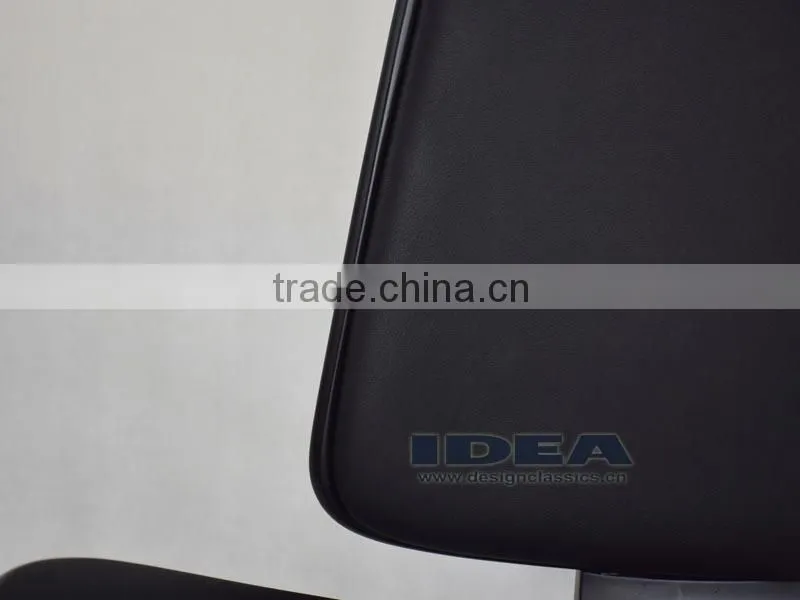 DC6018 Replica Hans Wegner Shell Chair - Black Shell/Black Leather pad
