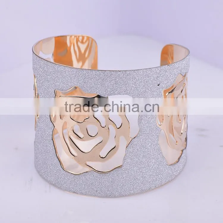 Free sample Factory wholoesale 2016 gold palm cuff bangle