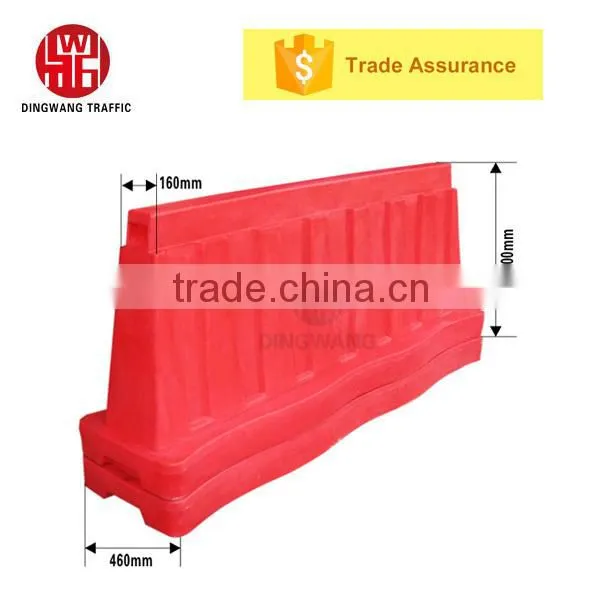 Sand filled or water traffic barriers plastic safety barriers