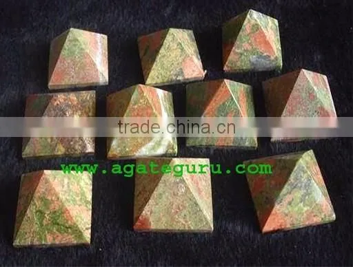 Bloodstone Crystal Pyramid : Wholesale Pyramids Khambhat Supplier