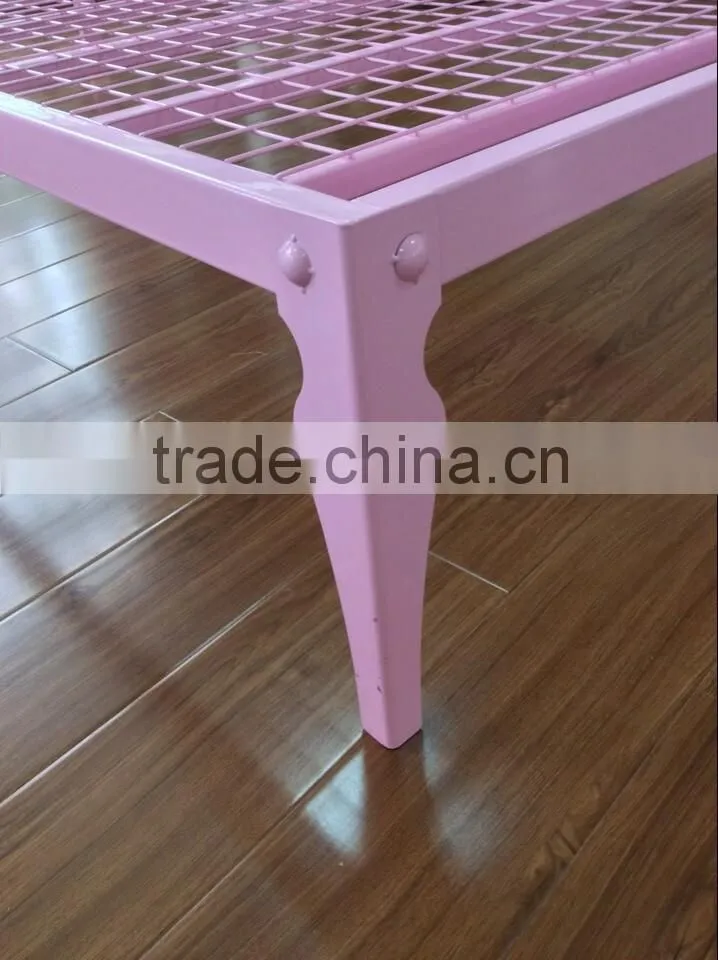 pretty single pink bed