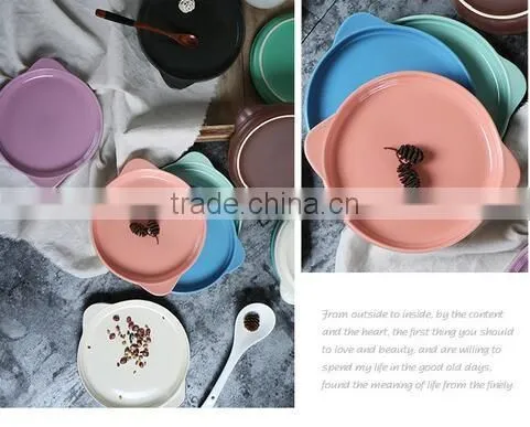 9'' Ceramic round bakeware with ear handle ceramic cake bakeware with handle breakfast ceramic tray