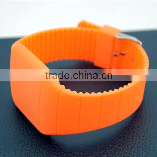 Hot selling vogue LED silicone bracelet watch china alibaba