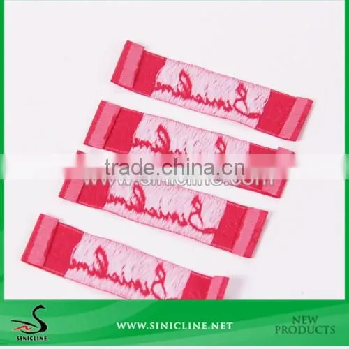 Sinicline design weaving technics damask clothing red woven label for garment