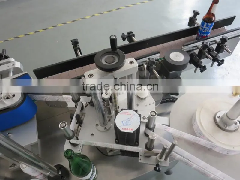 wine and beverage labeling machine