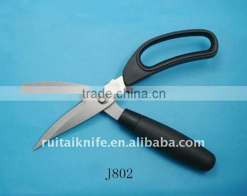 Supply kitchen scissor with rubber handle