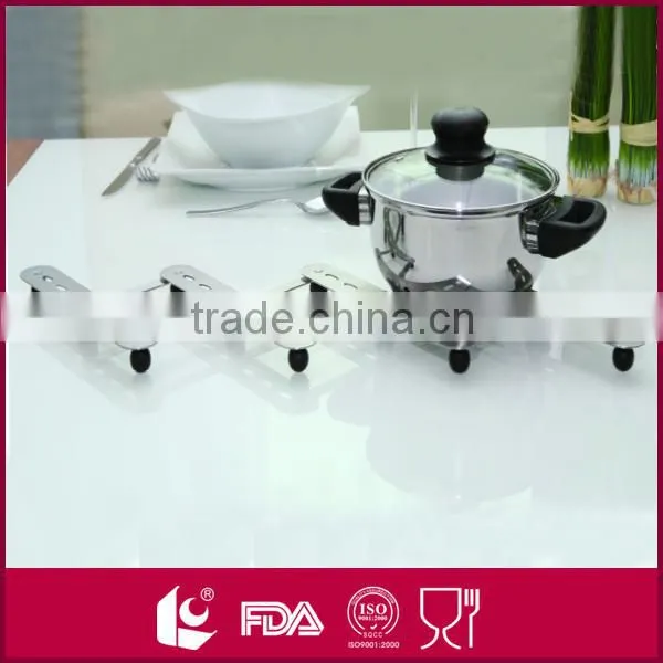Stainless steel expandable metal pot holder with rubber feet