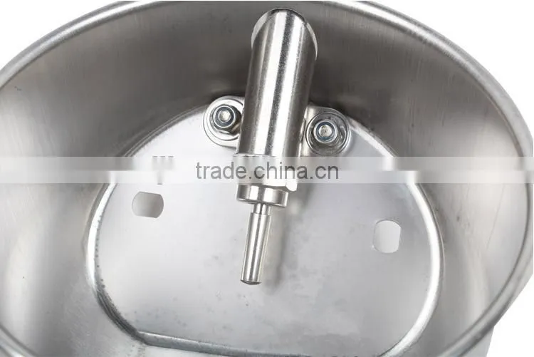 Water bowl for pig farming