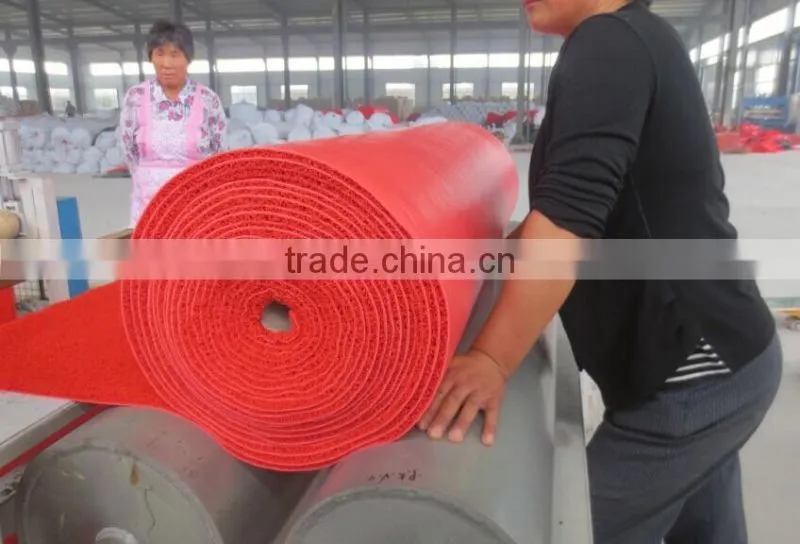 Small MOQ Low price Anti slip PVC coil foot Mat/carpet