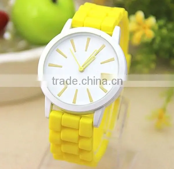 2015 low cost wrist watch