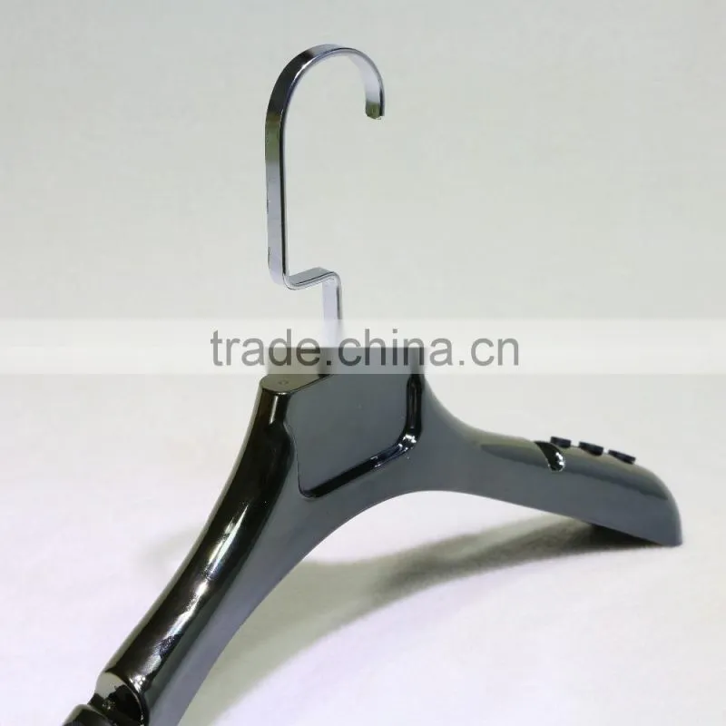 Factory customized hot sell plastic hanger for suit cloth