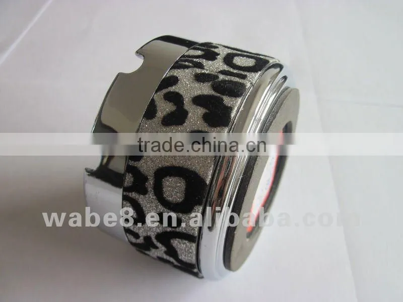 Round table aluminum ashtray