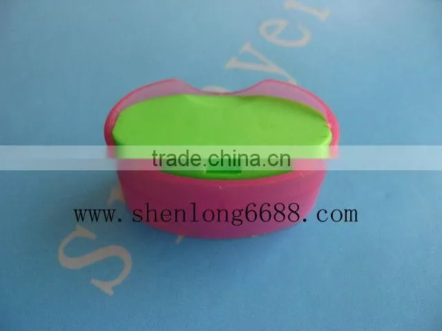 Dis top cap mold for shampoo bottle