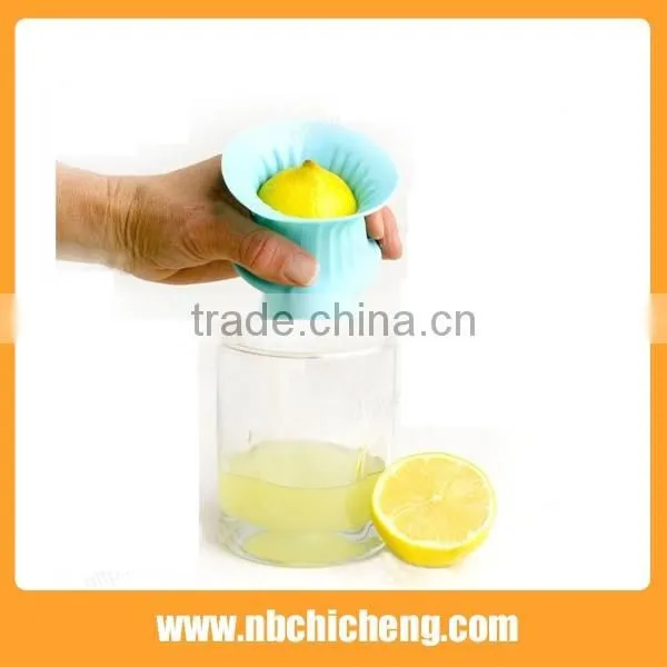 Easy Handle Silicon Kitchen Tools Lemon Juicer Silicone Fruit Juicer