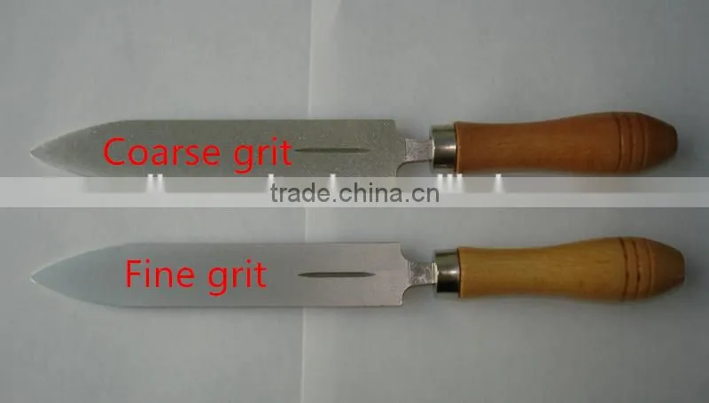 Diamond lozenge type sharpener with handle for sharpening kitchen knives
