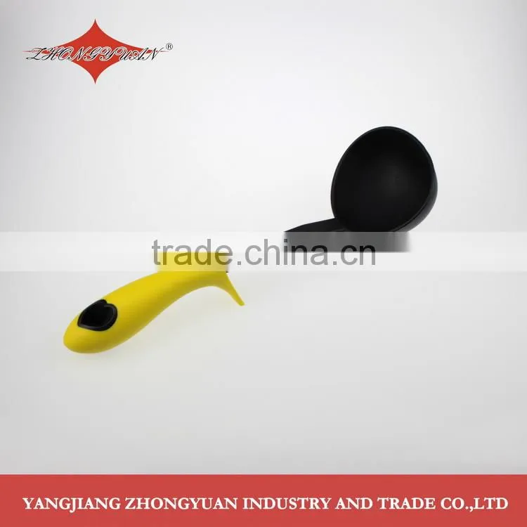 Non-slip love heart shape handle plastic nylon skimmer kitchen utensils