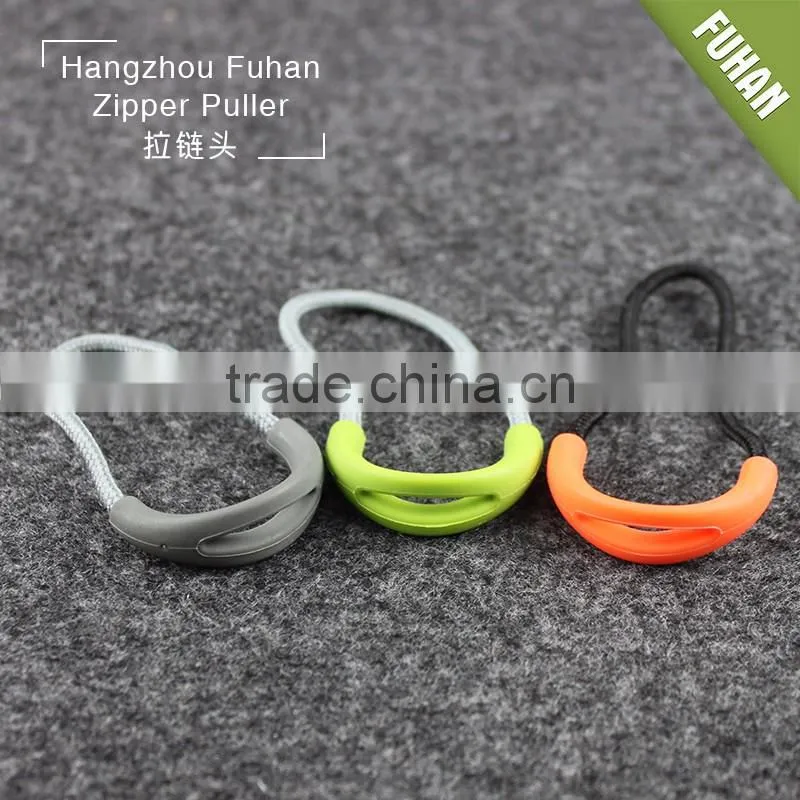 Popular Hollowed-out Circle Design Custom PVC TPU Zipper Pullers