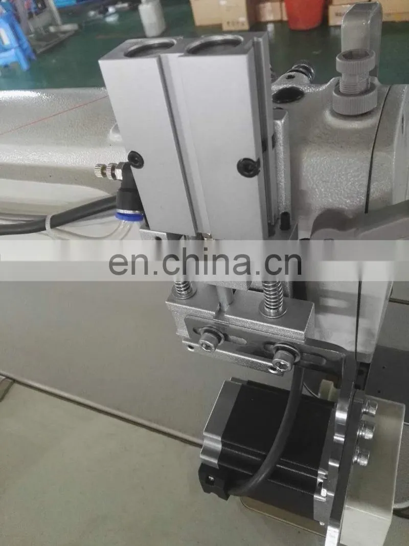 9900-D4 direct- drive long arm compound feed lockstitch sewing machine with four features