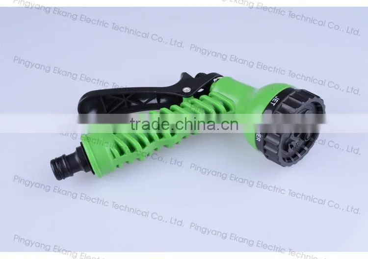 Expands 3X length expandable garden hose for the gardener
